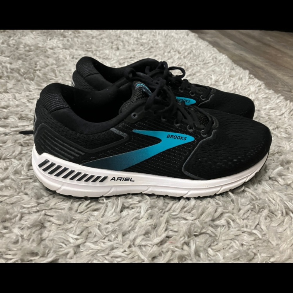 Brooks Shoes size 9.5